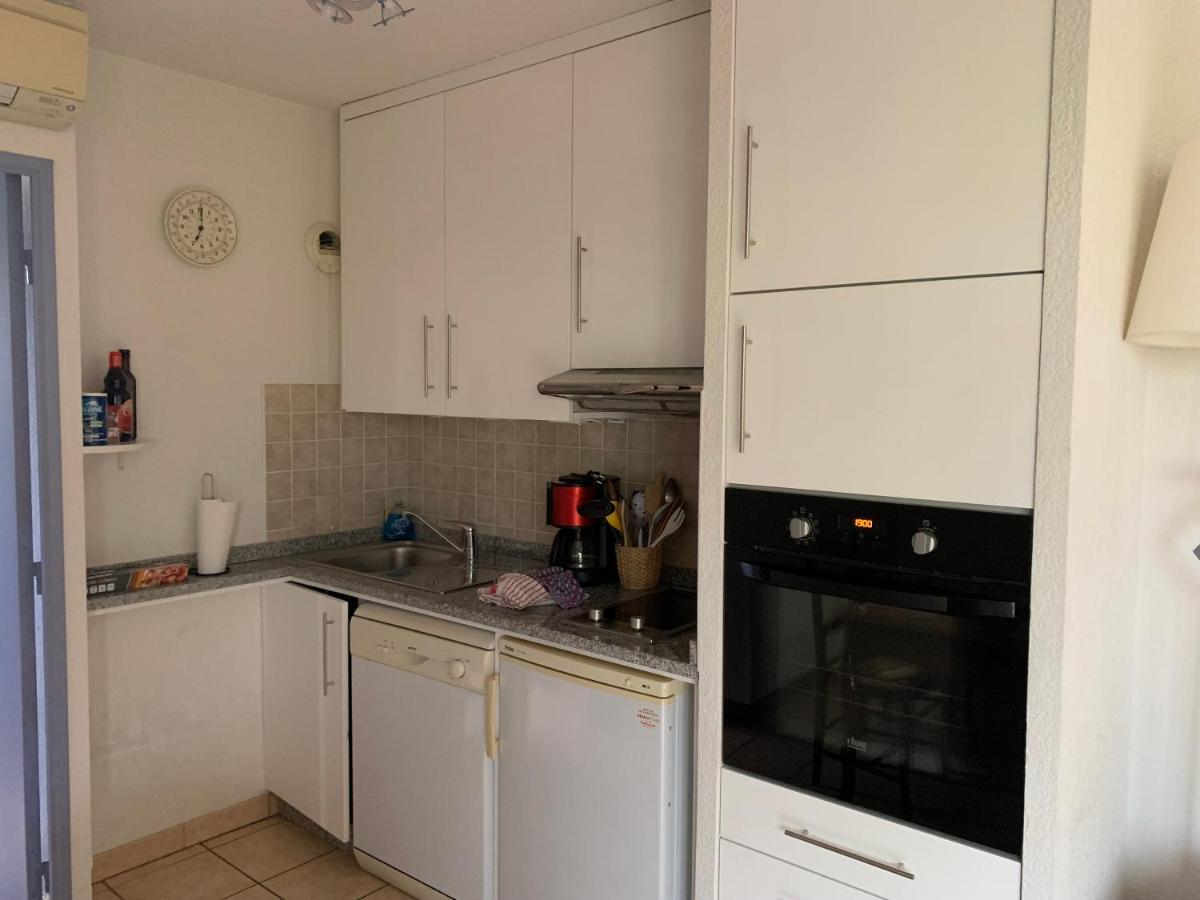 Appartement Dans Residence Avec Piscine Et Parking อูเซส ภายนอก รูปภาพ