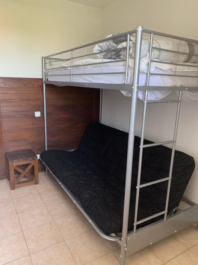 Appartement Dans Residence Avec Piscine Et Parking อูเซส ภายนอก รูปภาพ